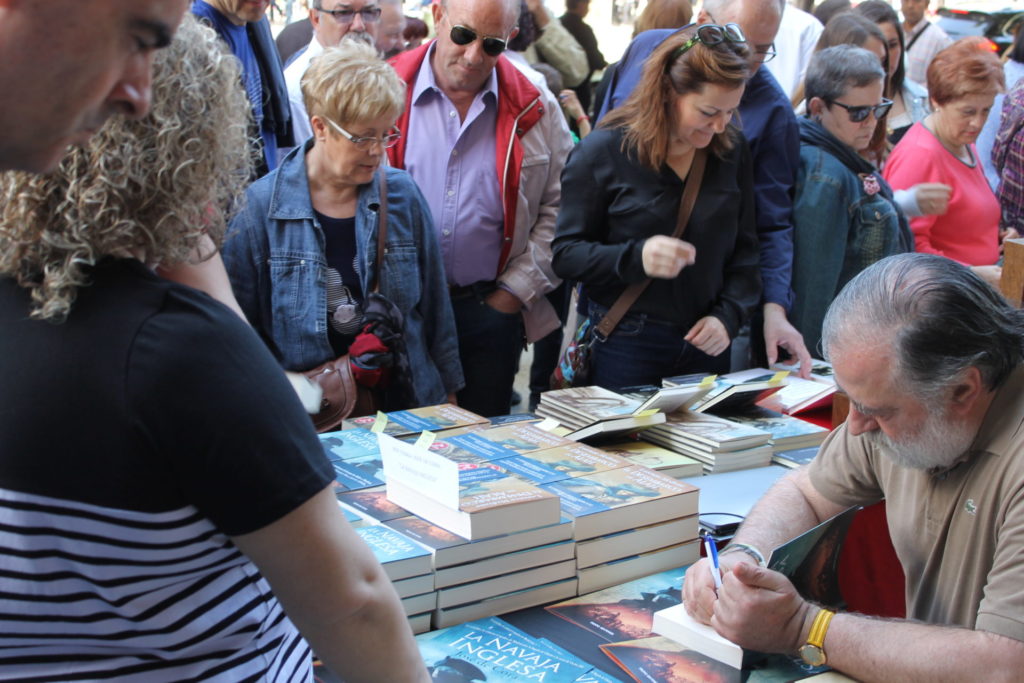 Firma en la Feria del Libro de Zaragoza