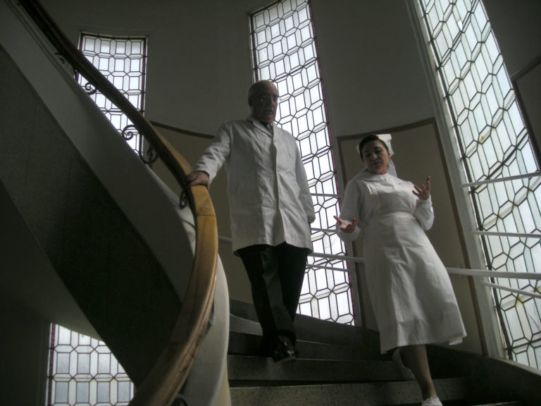 Enfermera en el Hospital de Lugo (Jesús López y Mara Miñano)