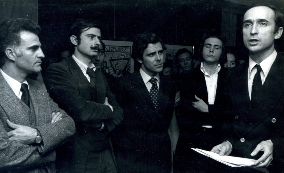 Con Anastasio Gargantilla, Jimmy y Ricardo Martín, escuchando a Sela
